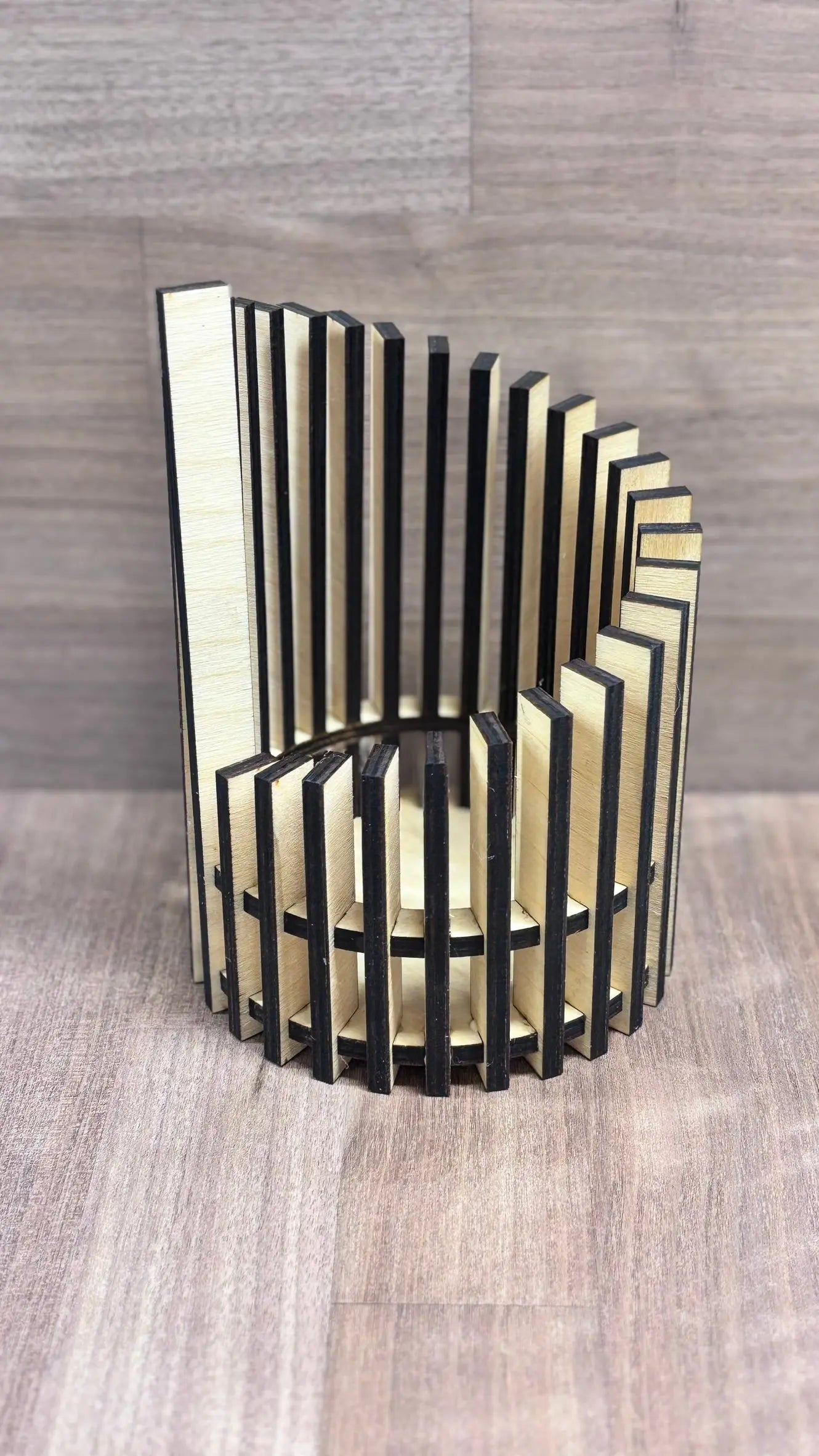 Skimrande Ljuslykta i Trä  – Skapa Magi i Varje Rum! ✨ 3dprintguru.se