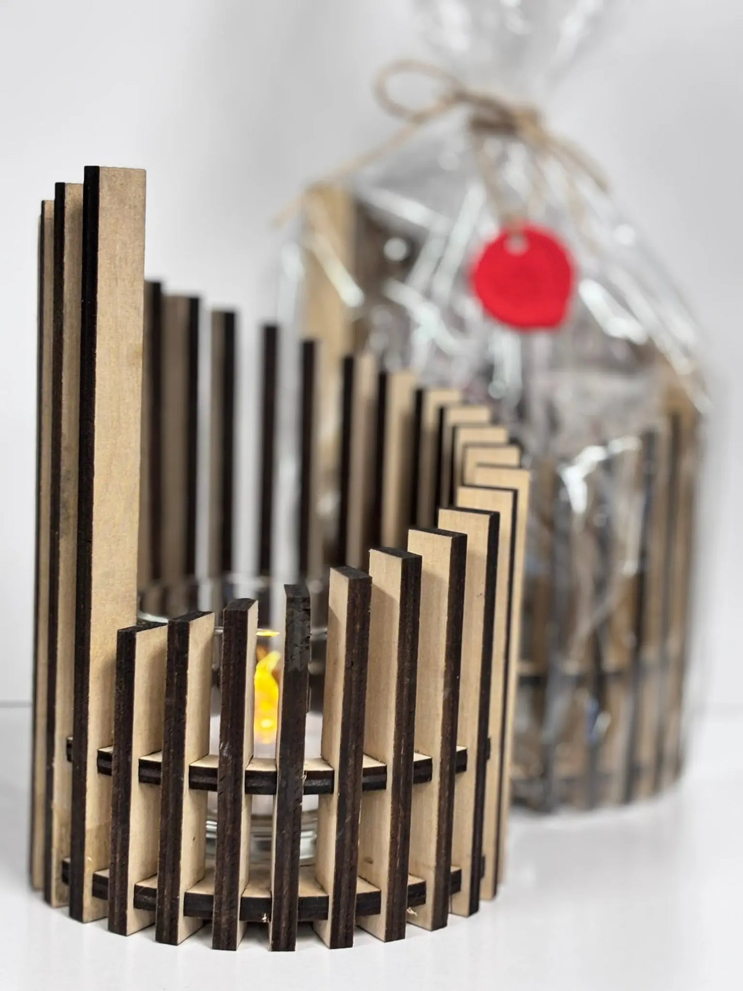 Skimrande Ljuslykta i Trä  – Skapa Magi i Varje Rum! ✨ 3dprintguru.se